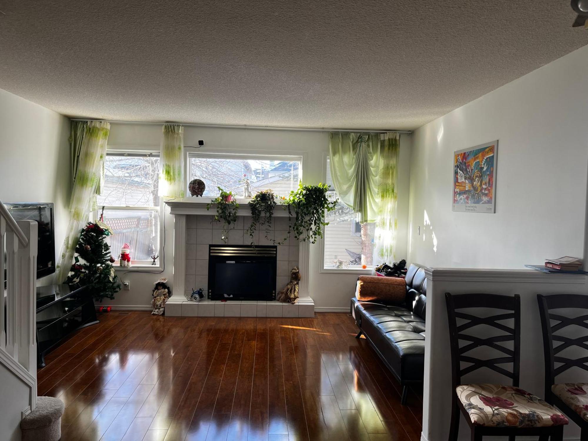 Hidden Valley New Basement Suite With Private Bathroom! YYC Exterior photo