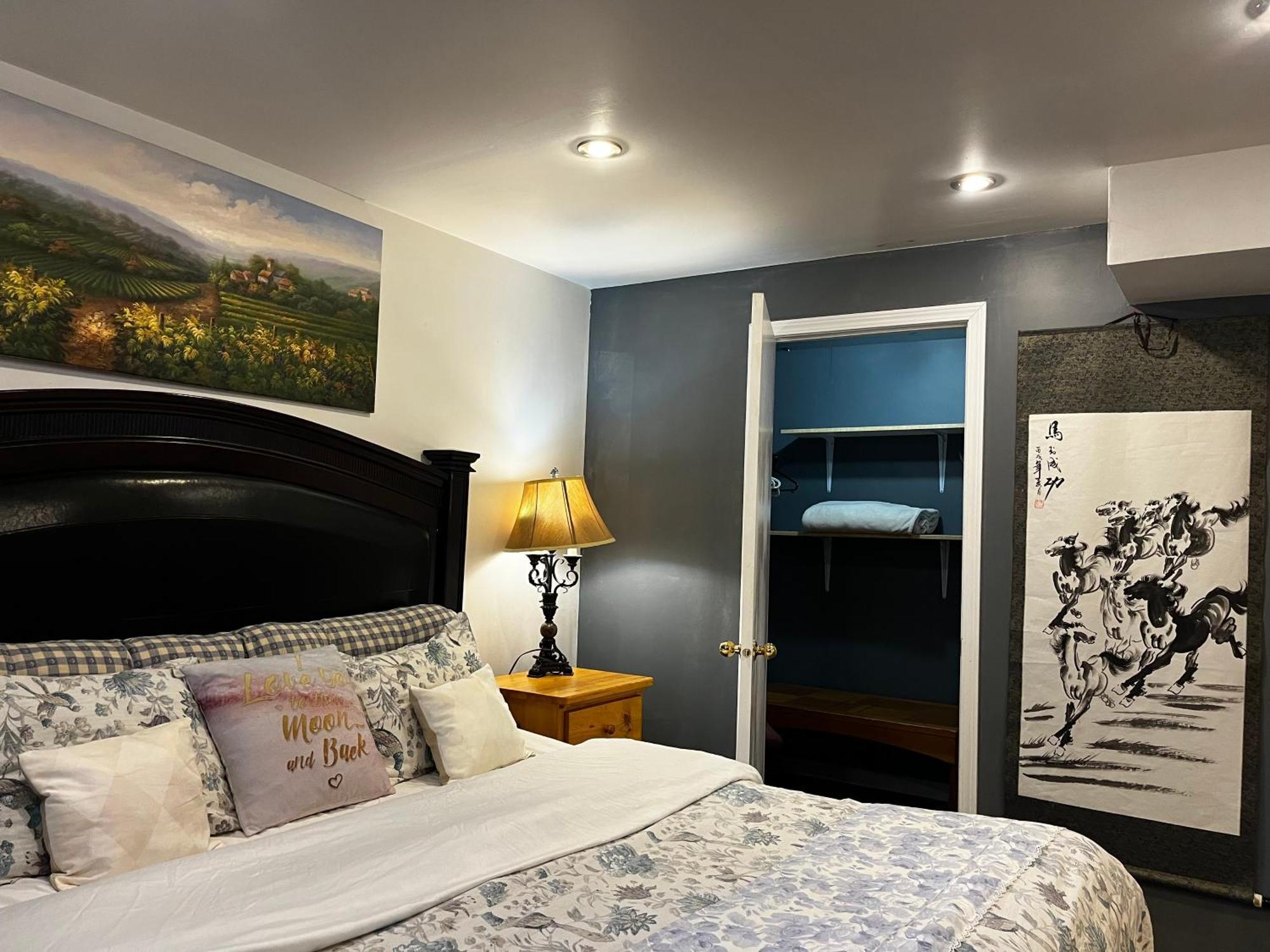 Hidden Valley New Basement Suite With Private Bathroom! YYC Exterior photo