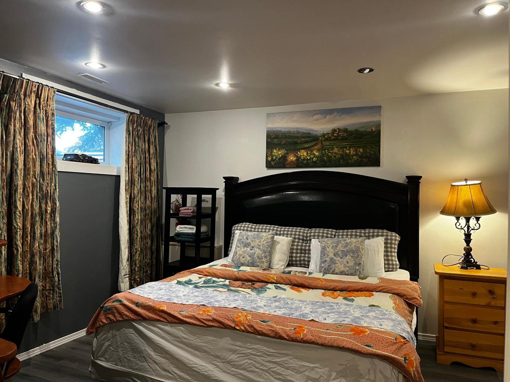 Hidden Valley New Basement Suite With Private Bathroom! YYC Exterior photo